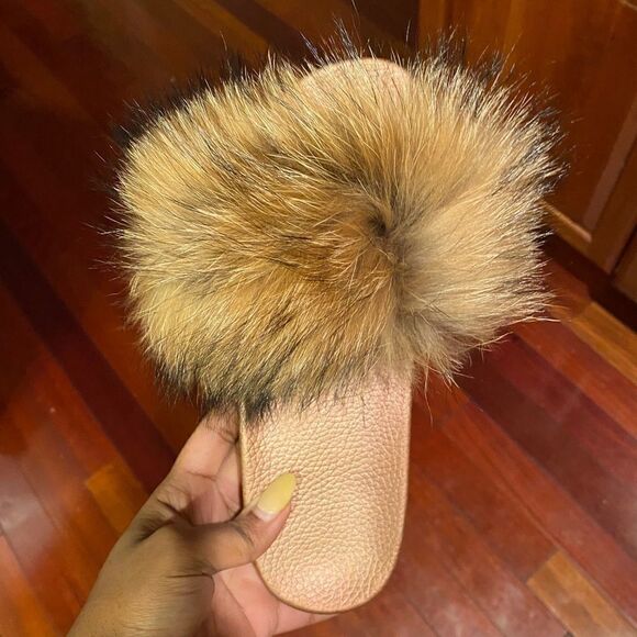 Cozy Faux Fur Women's Slippers - Brown - Picture 2 of 5
